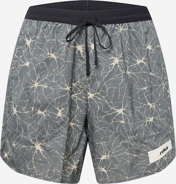 NIKE Regular Sportshorts in Grau: predná strana