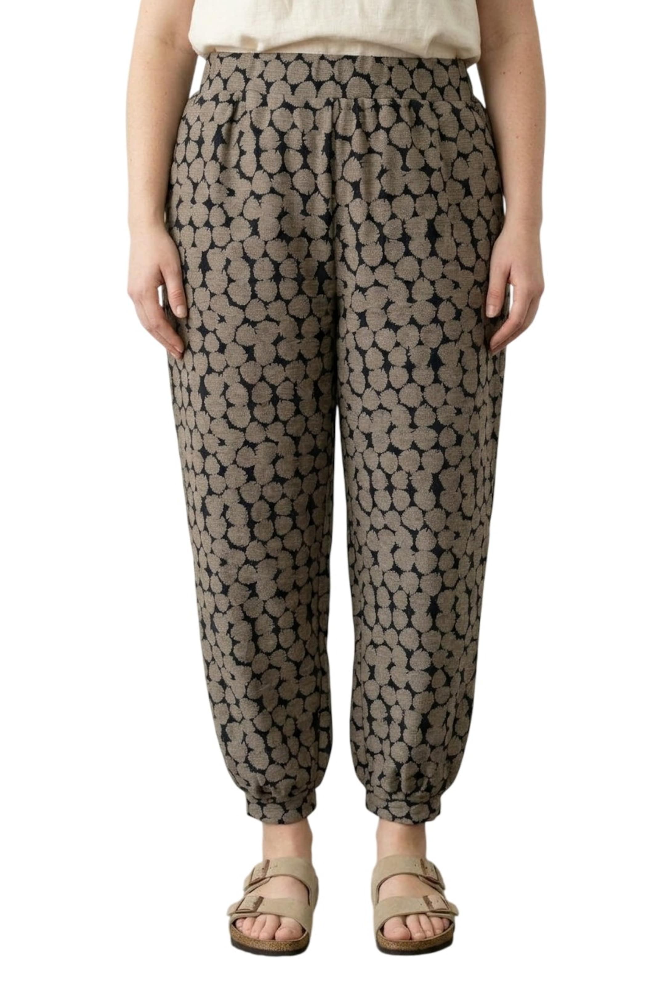 Stil Diva Tapered Hose in Braun: Vorderseite