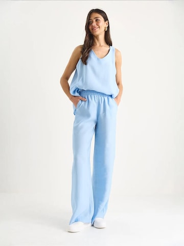 Completo pantalone di Bianco Lucci in blu