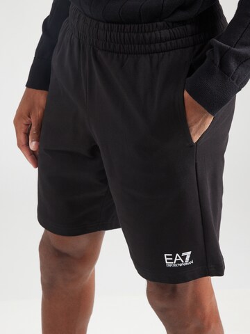 Loosefit Pantalon EA7 Emporio Armani en noir