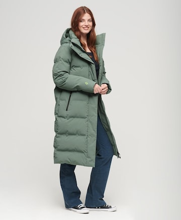 Superdry Wintermantel in Groen: voorkant