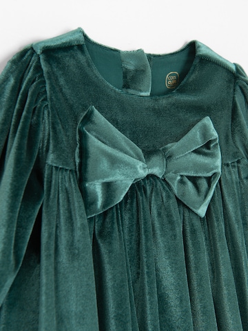 Cool Club - Vestido en verde