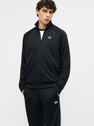 ADIDAS ORIGINALS Костюм для бега 'TECH ESS' в Черный