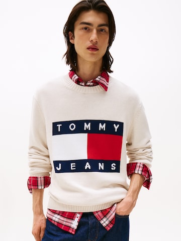 Tommy Jeans Sweater in White: front