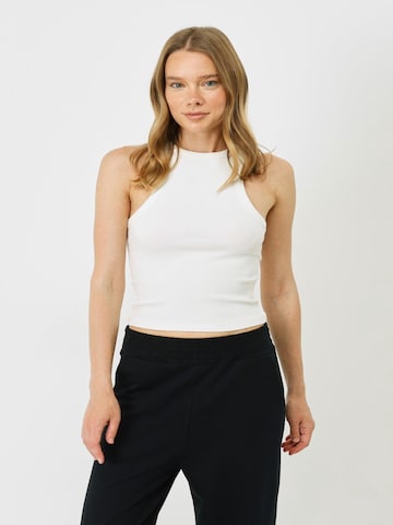 C&City Top in White: front