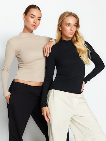 Trendyol Shirt in Beige: voorkant