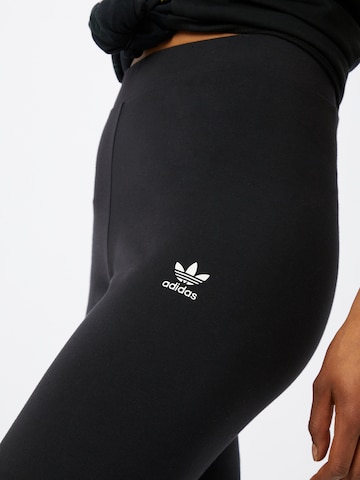 ADIDAS ORIGINALS Slimfit Leggings i svart