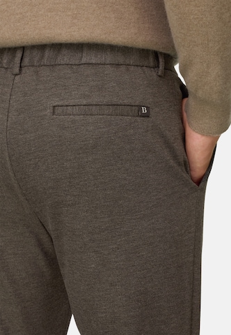 Boggi Milano Slimfit Bandplooibroek in Bruin: zijkant