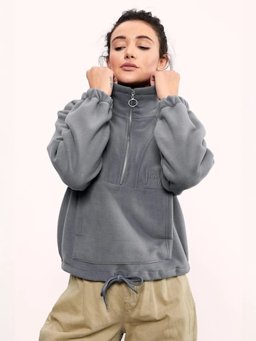 Veste en polaire Tommy Life en gris