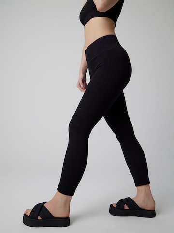 A LOT LESS Skinny Leggings 'Polly' in Schwarz