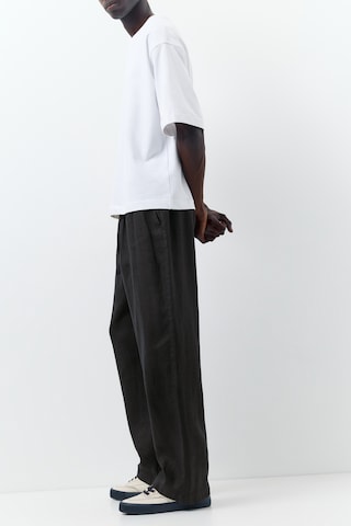 Pull&Bear Baggy Nadrág - fekete