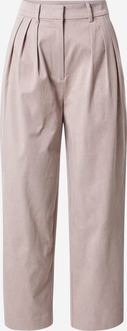 Guido Maria Kretschmer Women Pleat-Front Pants 'Nadia' in Pink: front