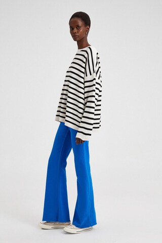 Pull-over oversize Touche Prive en blanc
