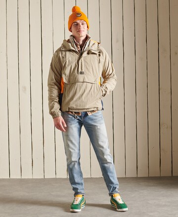 Superdry Tussenjas in Beige