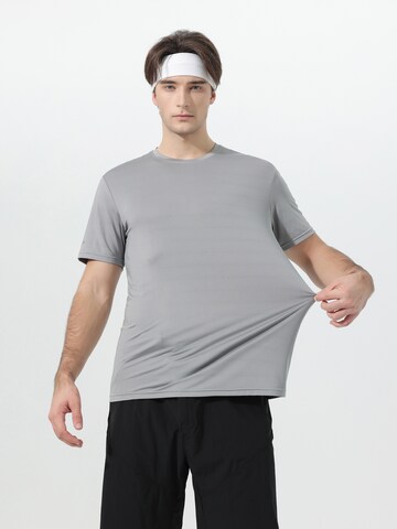 YOUTHUP Performance Shirt 'Kühlschicht' in Grey