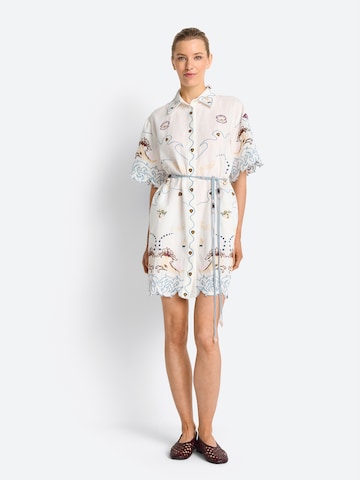 Rochie tip bluză de la Rich & Royal pe alb