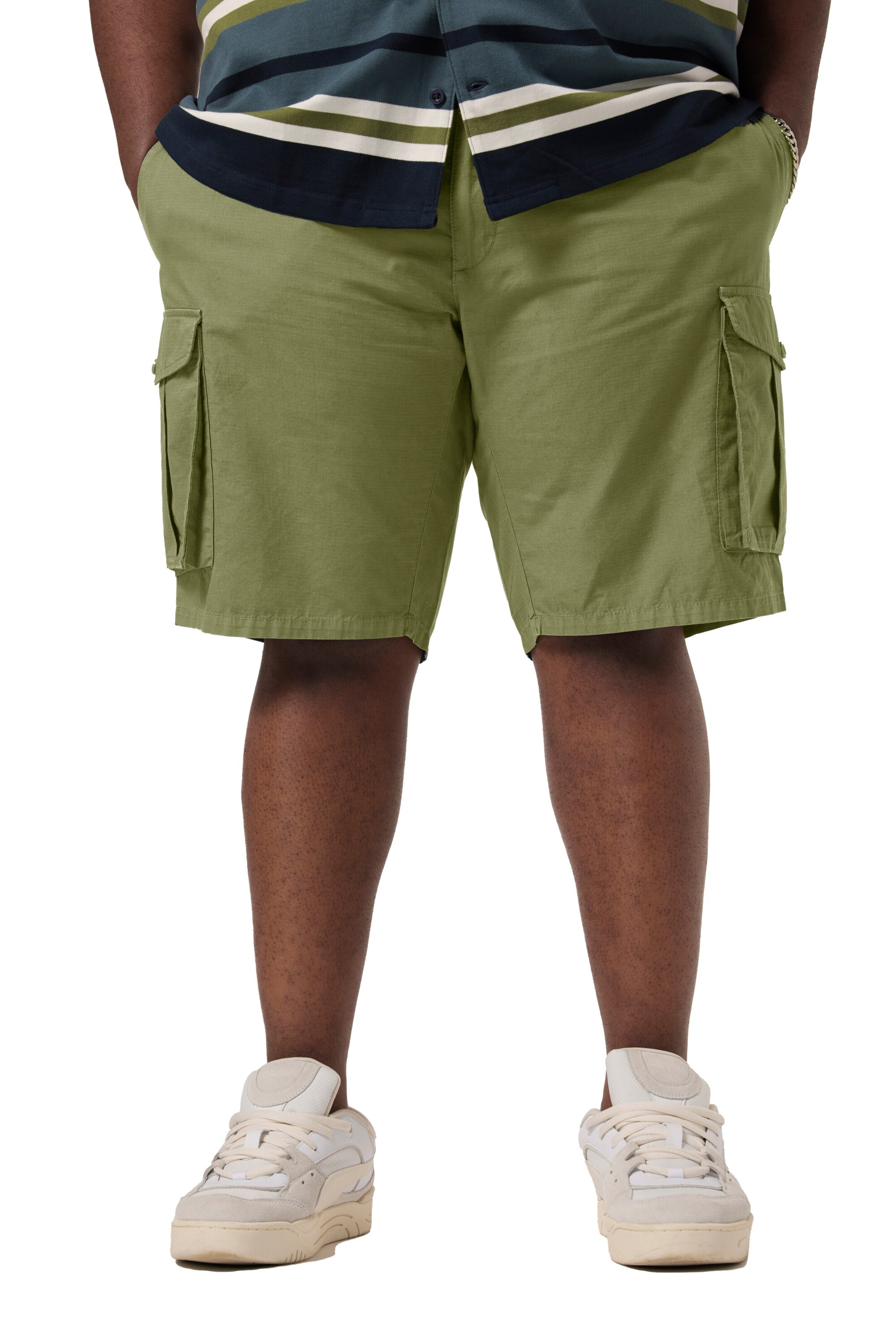 Regular Pantalon STHUGE en vert : devant