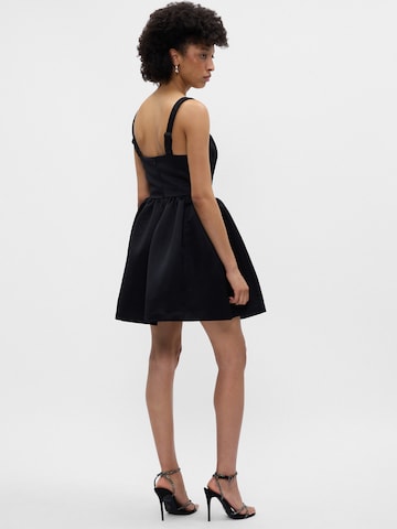 Gina Tricot Obleka | črna barva