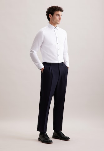 Coupe slim Chemise business 'Schwarze Rose' SEIDENSTICKER en blanc