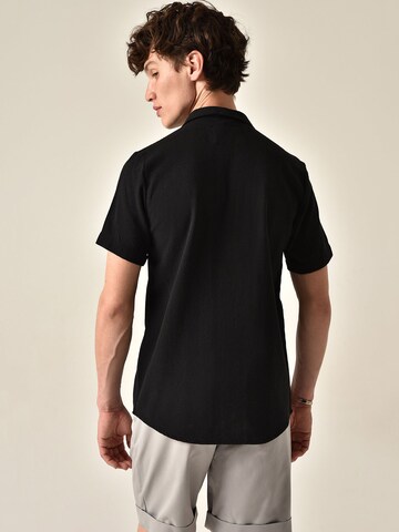 Antioch Shirt in Schwarz