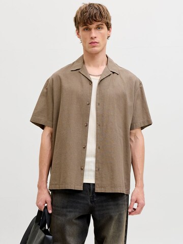 JACK & JONES Comfort Fit Skjorte 'JJESummer' i brun: forside