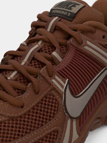 Nike Sportswear Nízke tenisky 'ZOOM VOMERO 5' - Hnedá