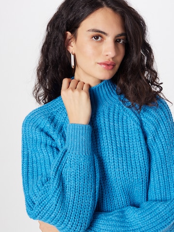 Y.A.S Sweter w kolorze niebieski