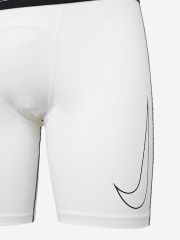 NIKE Skinny Sportunterhose in Weiß