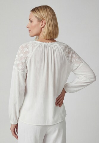 HALEE - Blusa em branco
