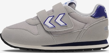 Hummel Sneakers in Grey: front