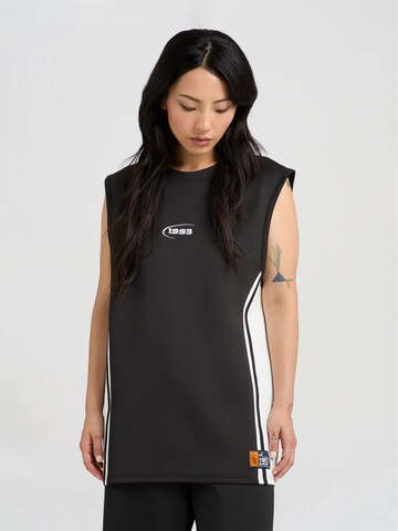 AND1 Τοπ σε μαύρο: μπροστά