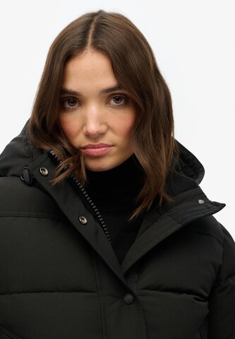 Superdry Tussenjas in Zwart
