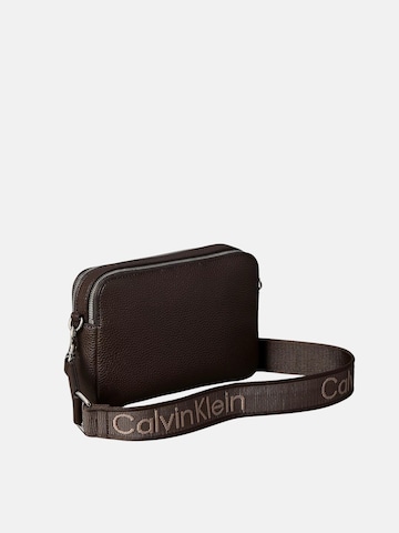 Calvin Klein Kameraväska i brun