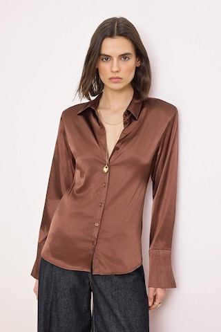 Trendyol - Blusa en marrón: frente