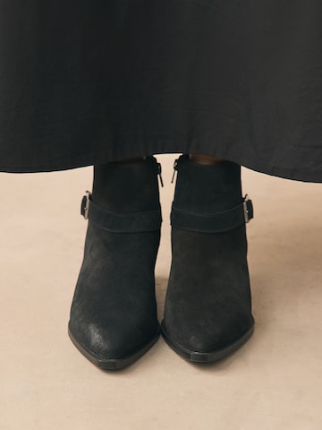 Next - Botim em preto