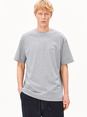 ARMEDANGELS Shirt in Grijs: voorkant