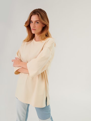 ABOUT YOU x Swalina&Linus - Camiseta 'Selim' en beige