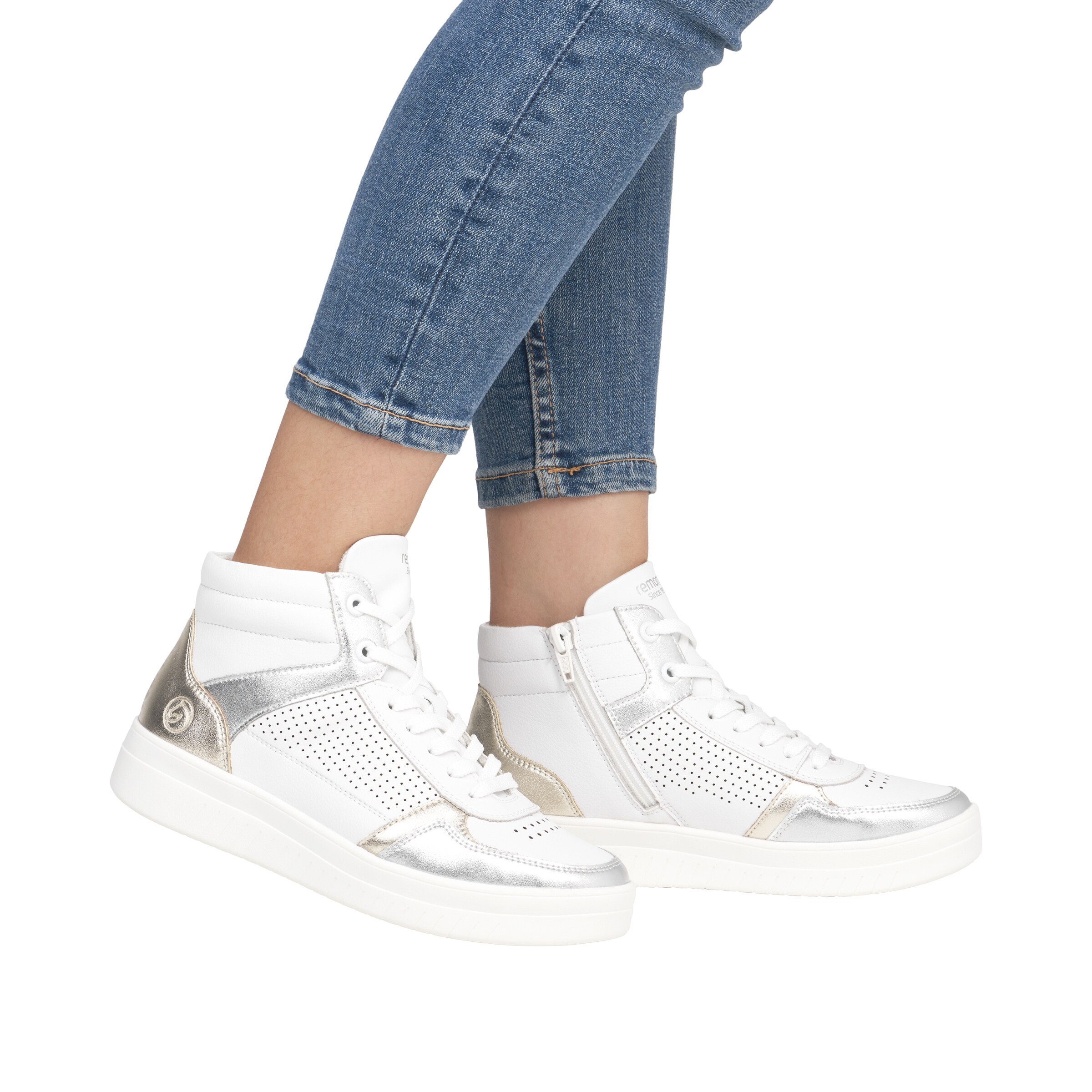 Sneaker alta 'D0J70' di REMONTE in bianco