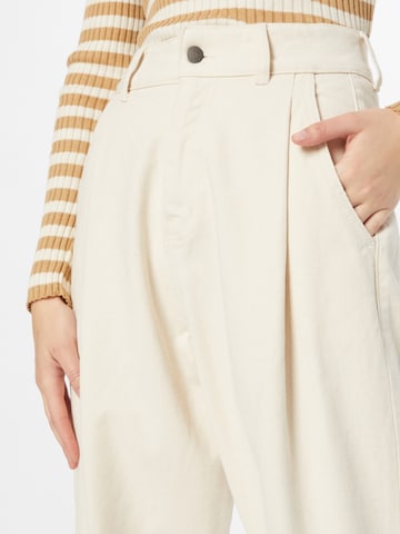 People Tree Tapered Pleat-Front Pants 'Alexis' in Beige