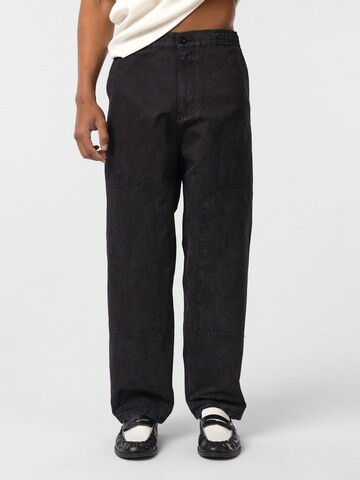 Regular Pantaloni de la Dandalo pe negru: față