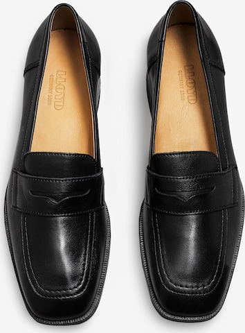 LLOYD Classic Flats in Black