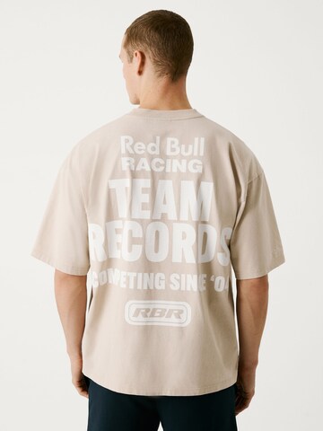 Maglietta 'TEAM RECORDS' di Red Bull Racing x Pepe Jeans in beige: frontale