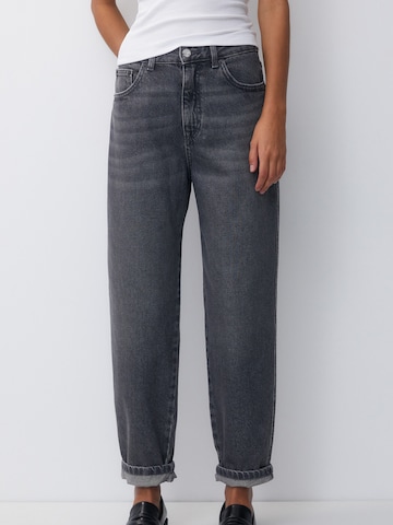 Tapered Jeans de la Pull&Bear pe gri: față