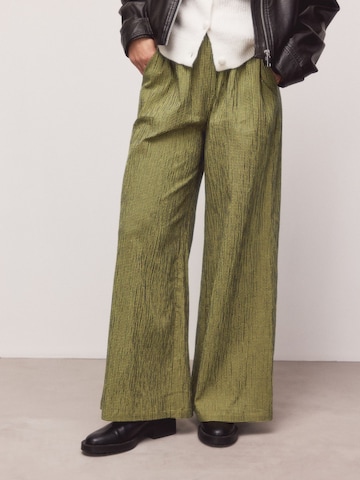 Next Широкий Штаны в Зеленый: спереди