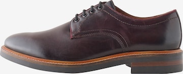 raudona Next Batai su raišteliais: priekis