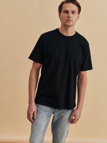 T-Shirt 'Cem' DAN FOX APPAREL en noir : devant