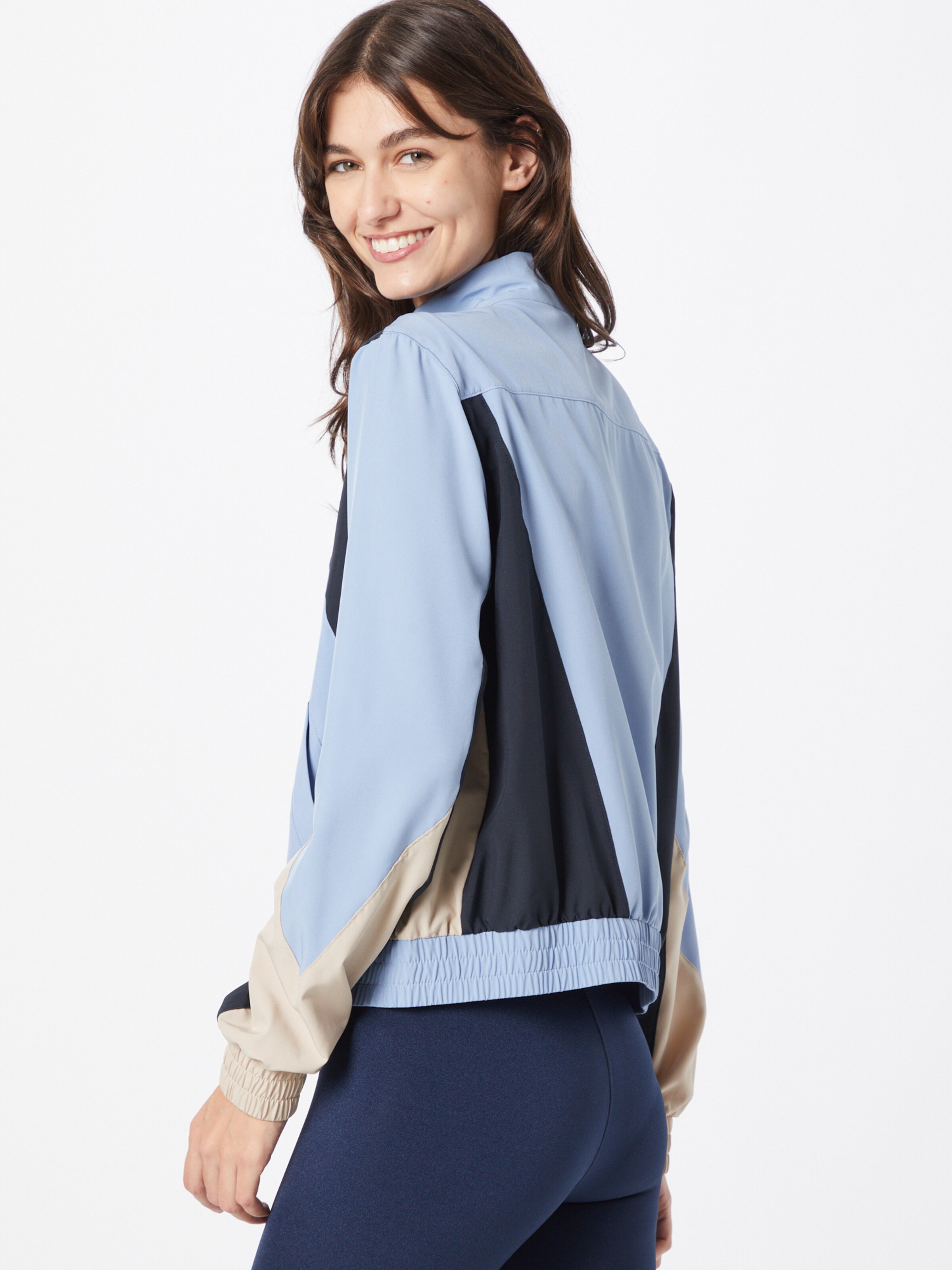 Frauen Sportarten ONLY PLAY Sportjacke 'Jea' in Hellblau - PN25908 Frauen Sportarten ONLY PLAY Sportjacke 'Jea' in Hellblau - PN25908