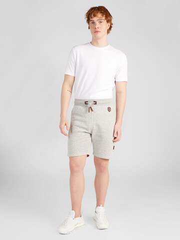 naketano Regular Shorts in Grau