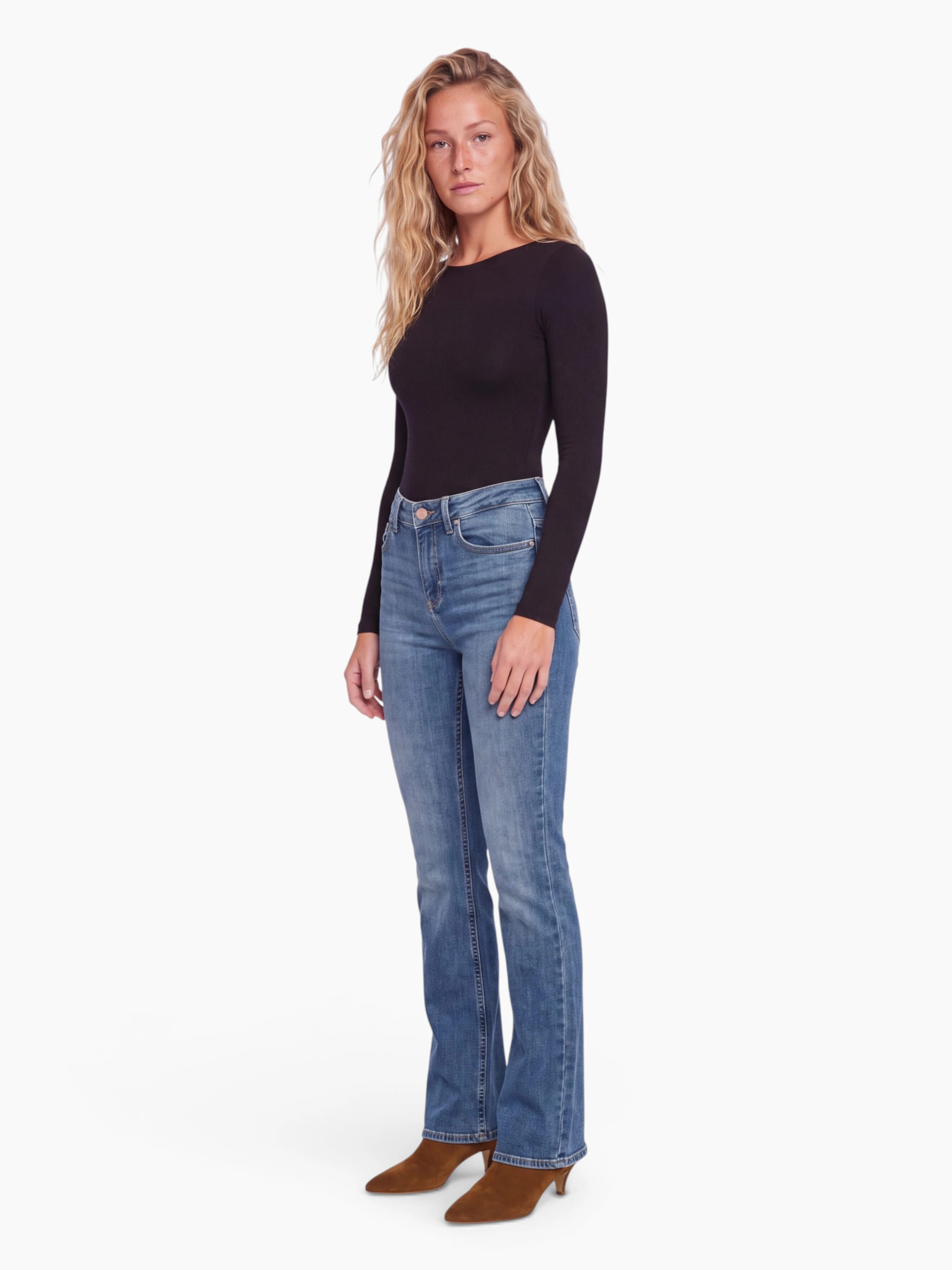 Vero Moda Petite Rozkloszowany krój Jeansy 'VMFLASH' w kolorze niebieski