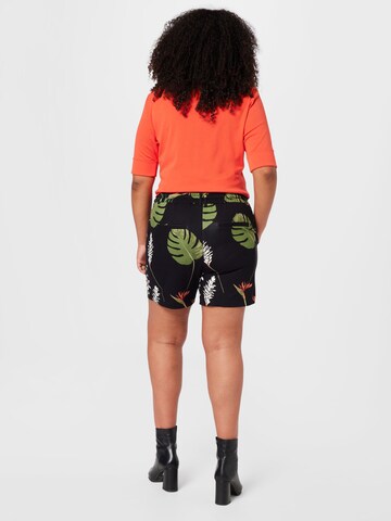 ONLY Curve Regular Shorts 'POPTRASH' in Schwarz